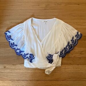 XS cropped V-neck blouse with flowy short sleeves
